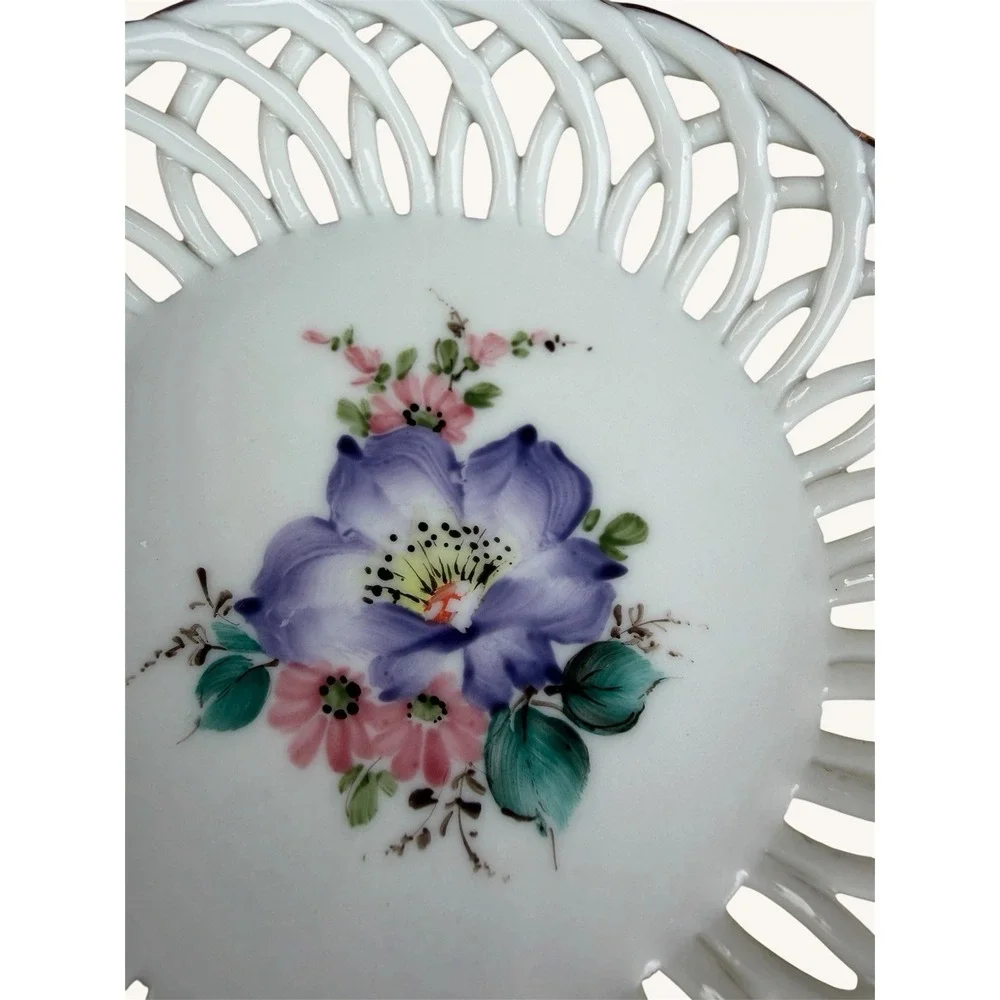 Sumi Porcelain Manufactory this stunning